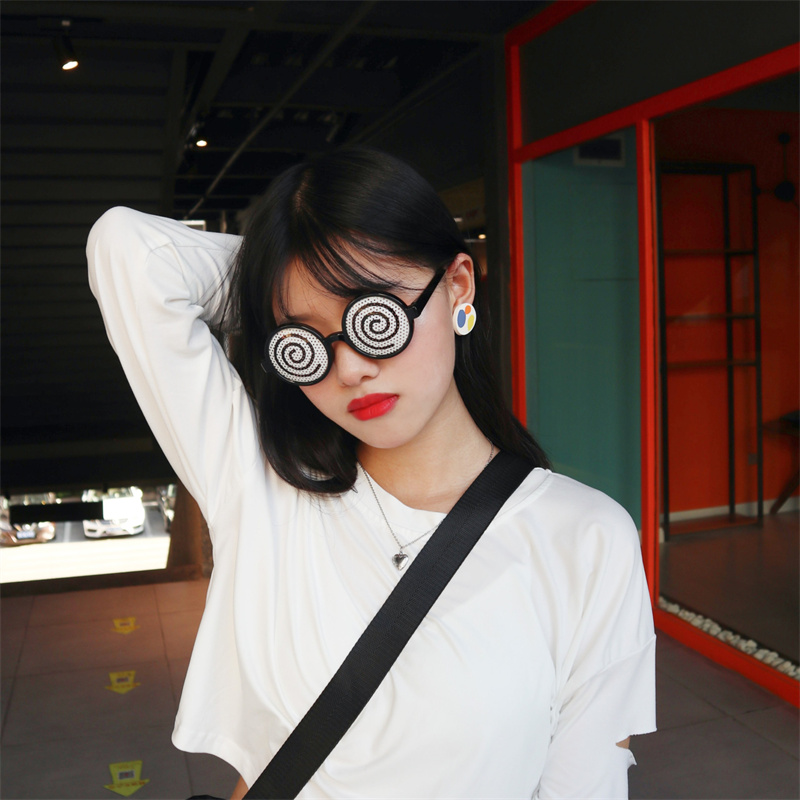 新しいコスプレメガネめまいパターン面白い装飾メガネアニメめま - Cosplay Prop Pattern のレビューと価格